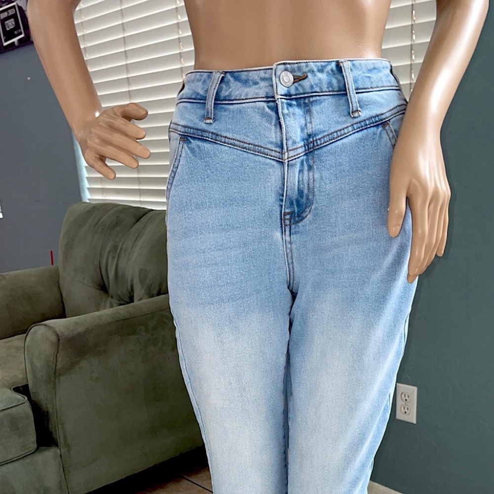 Women’s Yoked Mom Jeans